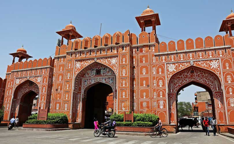7 Gigantic Gates of Jaipur that have a Story to Tell!